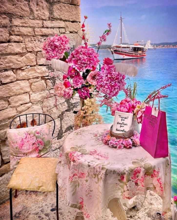 Apartment City Walls In Old Town Of Rovinj Exterior foto